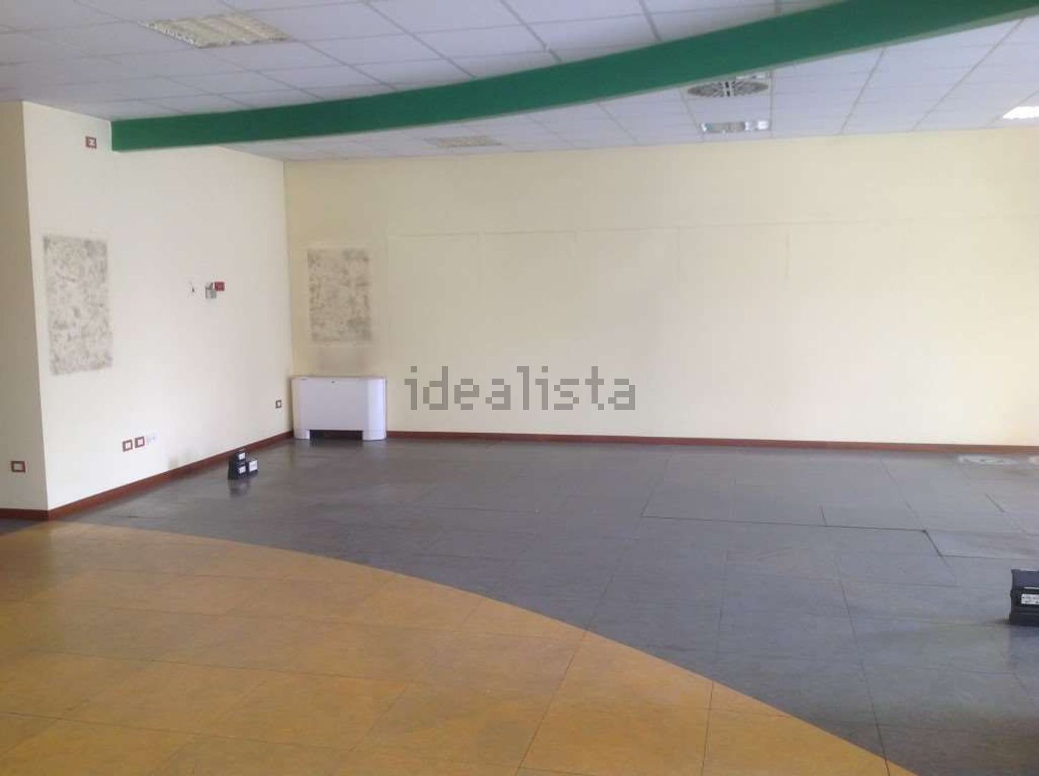 ufficio in vendita a Sesto Calende