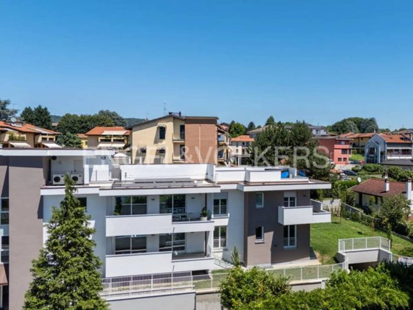 appartamento in vendita a Sesto Calende in zona Oneda