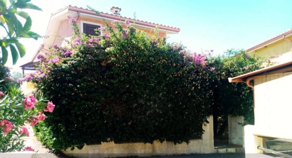 casa indipendente in vendita a Sesto Calende in zona Sant'Anna