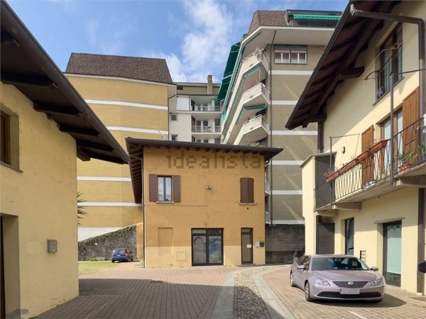 appartamento in vendita a Sesto Calende