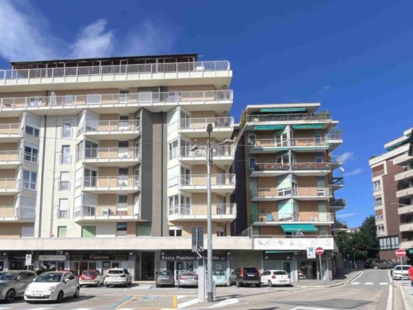 appartamento in vendita a Sesto Calende