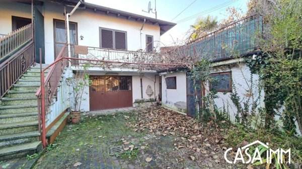 appartamento in vendita a Sesto Calende in zona Lisanza