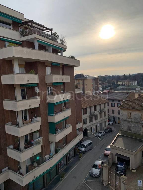 appartamento in vendita a Sesto Calende