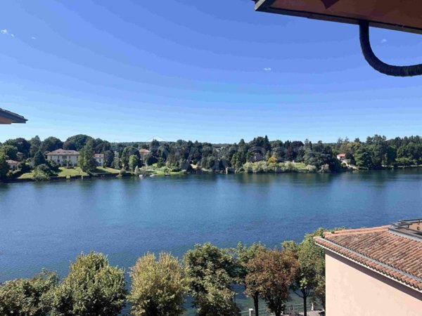 appartamento in vendita a Sesto Calende