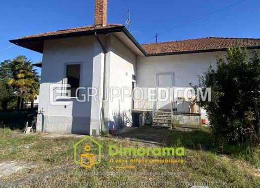 appartamento in vendita a Sesto Calende in zona Lisanza