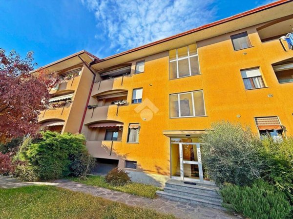 appartamento in vendita a Sesto Calende in zona Oriano
