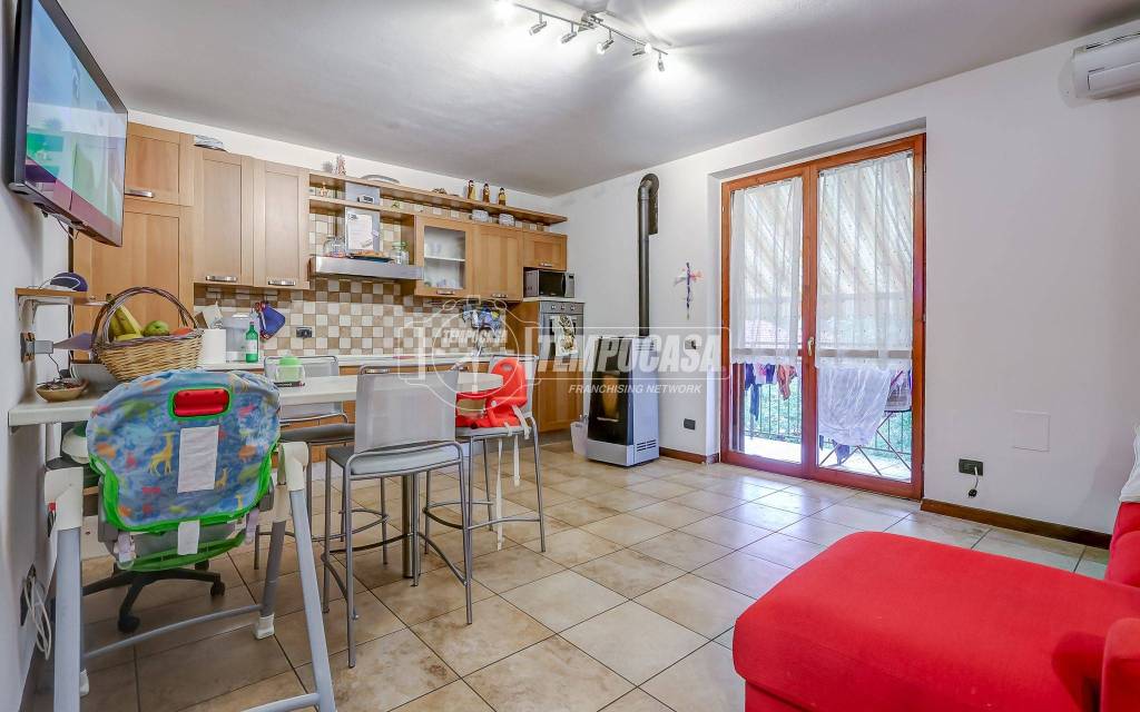 appartamento in vendita a Sesto Calende