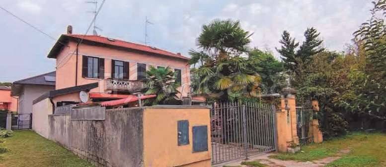 appartamento in vendita a Sesto Calende