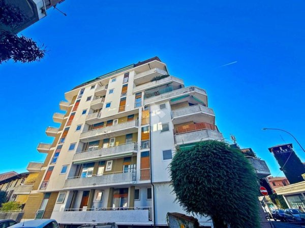 appartamento in vendita a Sesto Calende