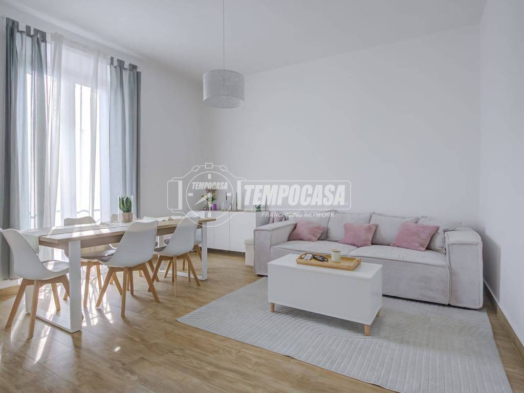 appartamento in vendita a Sesto Calende