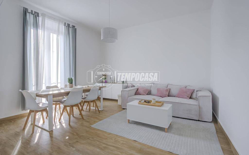 appartamento in vendita a Sesto Calende