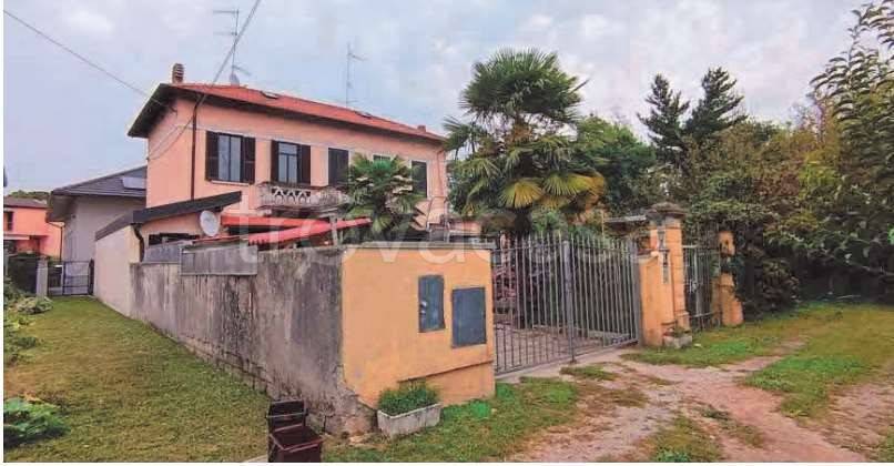 appartamento in vendita a Sesto Calende