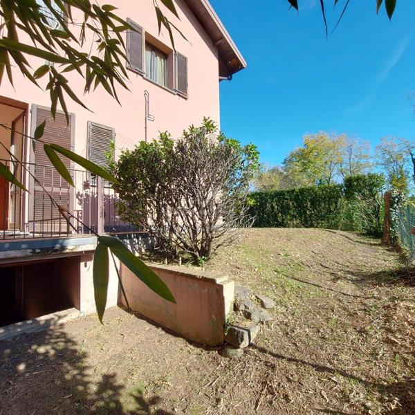 appartamento in vendita a Sesto Calende