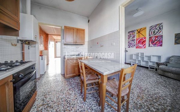 appartamento in vendita a Sesto Calende in zona Oneda