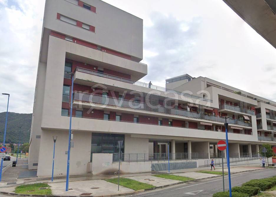 appartamento in vendita a Sesto Calende in zona Sant'Anna