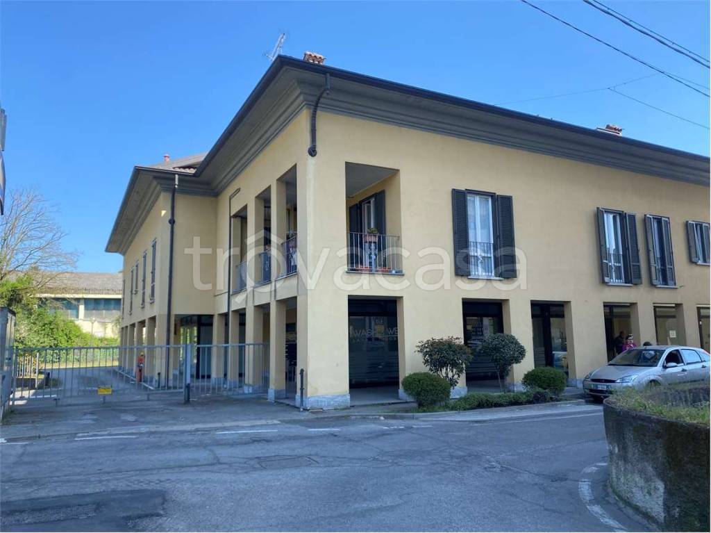appartamento in vendita a Sesto Calende