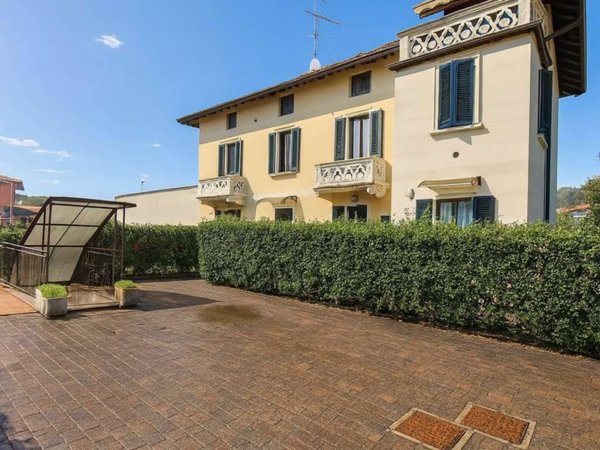 appartamento in vendita a Sesto Calende