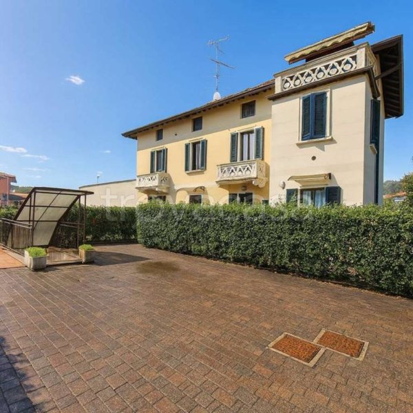 appartamento in vendita a Sesto Calende