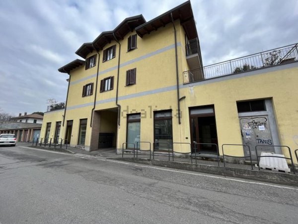 ufficio in vendita a Sesto Calende