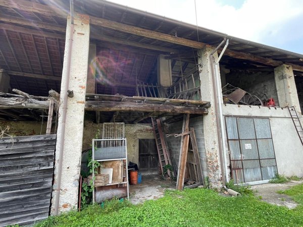 appartamento in vendita a Sesto Calende in zona Lentate