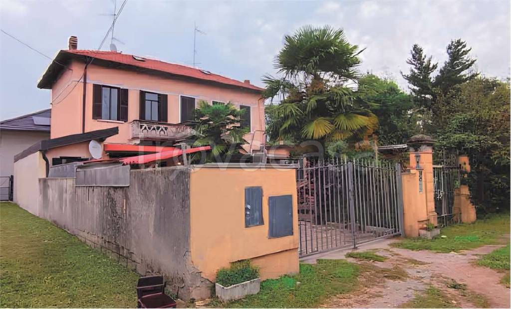 appartamento in vendita a Sesto Calende