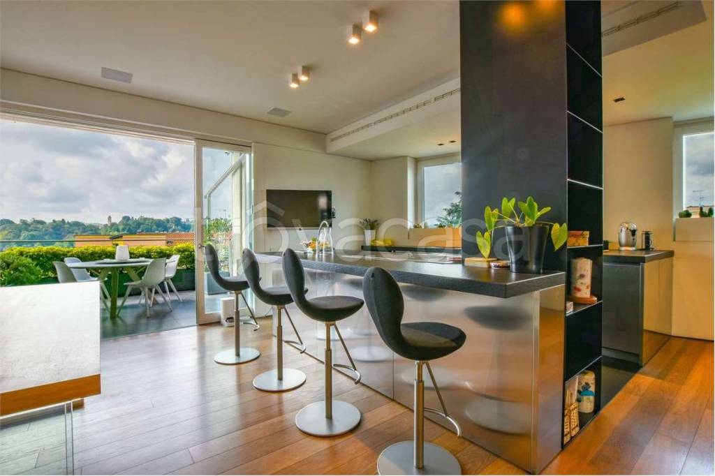 appartamento in vendita a Sesto Calende