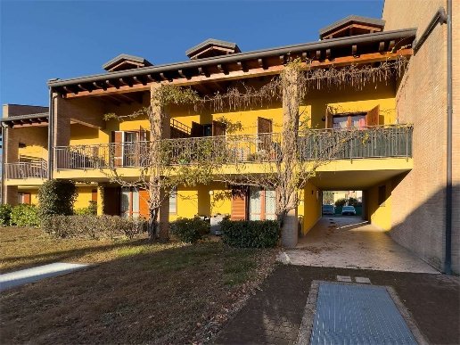 appartamento in vendita a Sesto Calende in zona Oneda