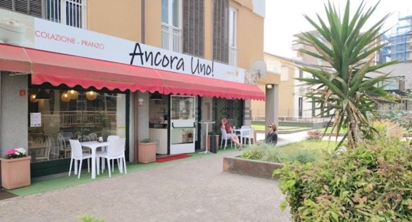 negozio in vendita a Sesto Calende