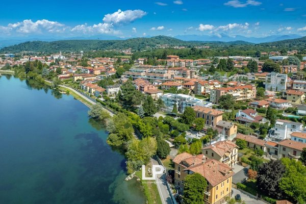 appartamento in vendita a Sesto Calende