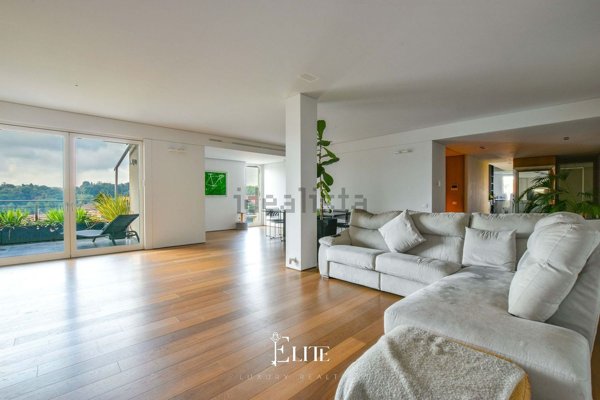 appartamento in vendita a Sesto Calende