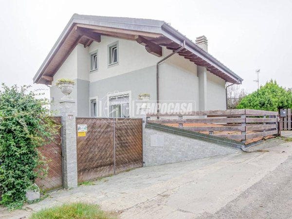 casa indipendente in vendita a Sesto Calende in zona Cocquo