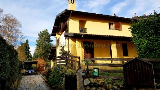 appartamento in vendita a Sesto Calende in zona Cocquo