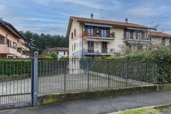 appartamento in vendita a Sesto Calende