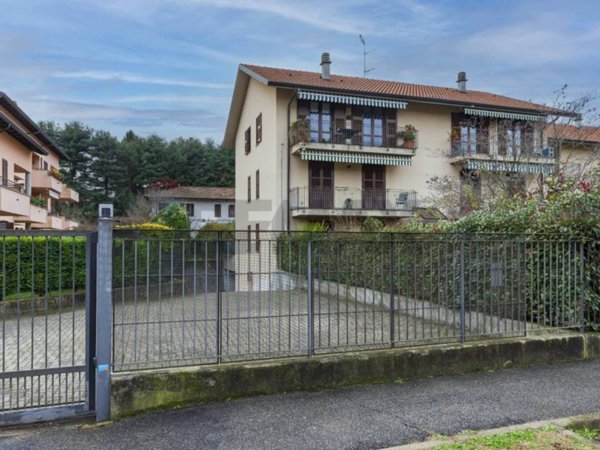 appartamento in vendita a Sesto Calende