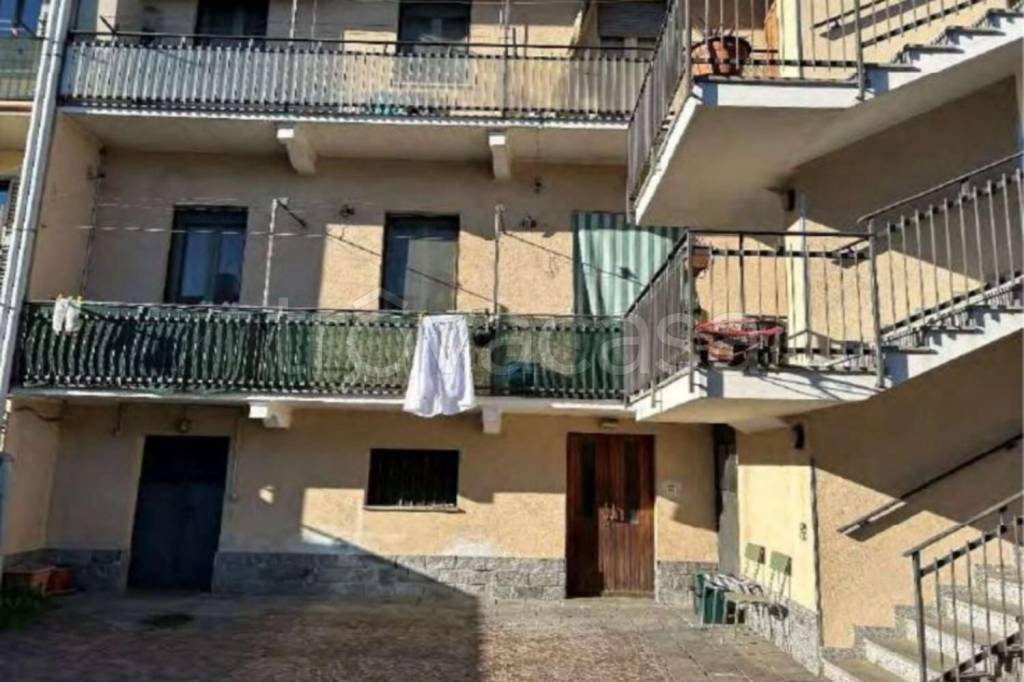 appartamento in vendita a Sesto Calende