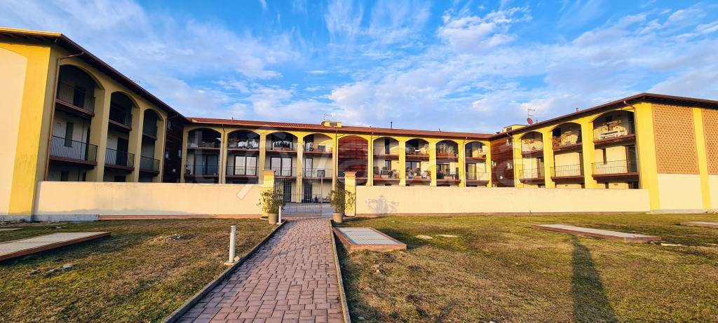 appartamento in vendita a Sesto Calende