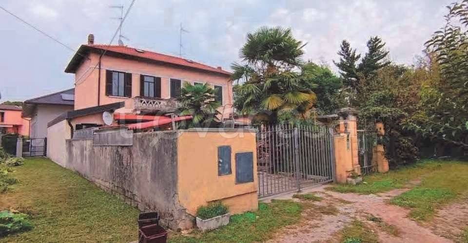 appartamento in vendita a Sesto Calende