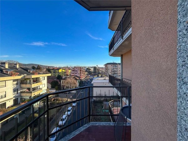 appartamento in vendita a Sesto Calende