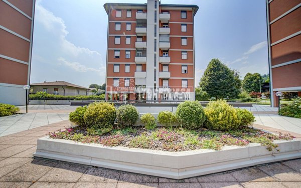 appartamento in vendita a Sesto Calende