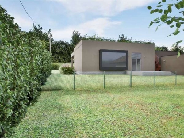 casa indipendente in vendita a Sesto Calende