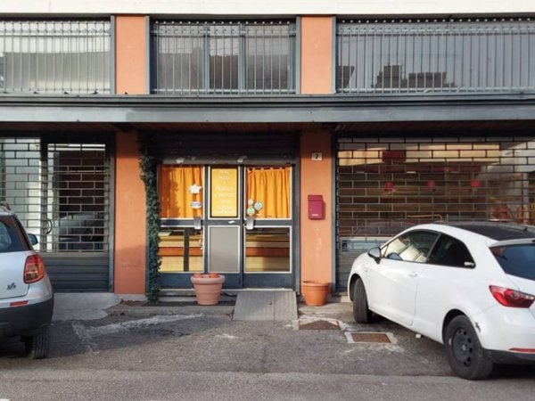 negozio in vendita a Sesto Calende