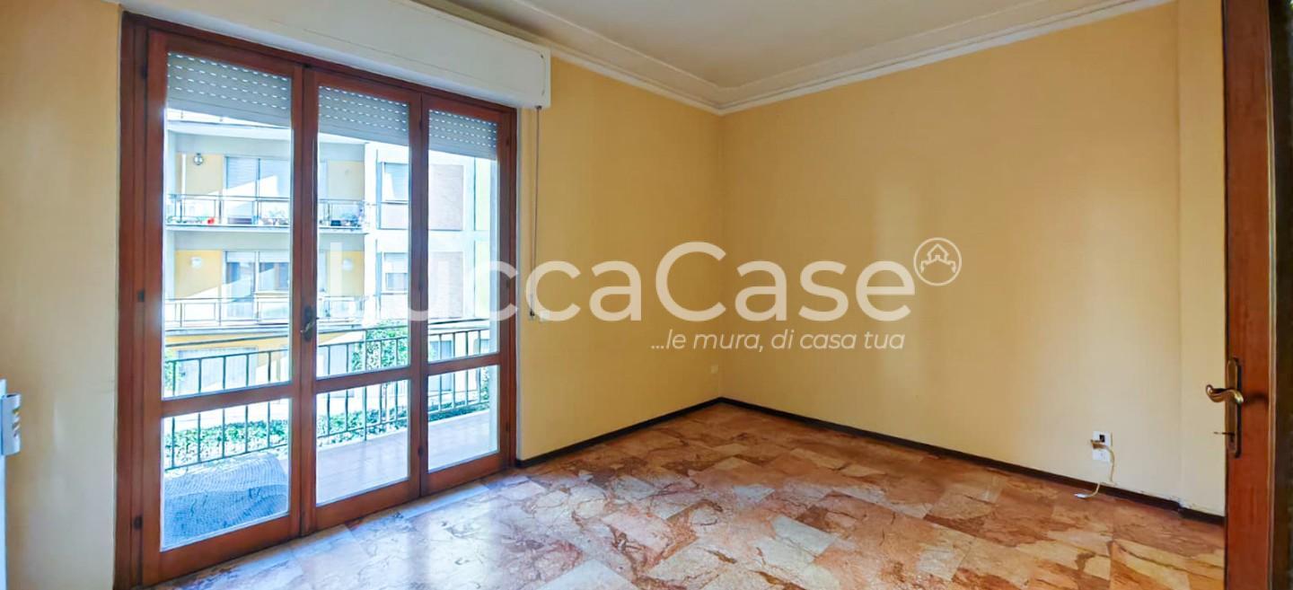 appartamento in vendita a Sesto Calende in zona Sant'Anna