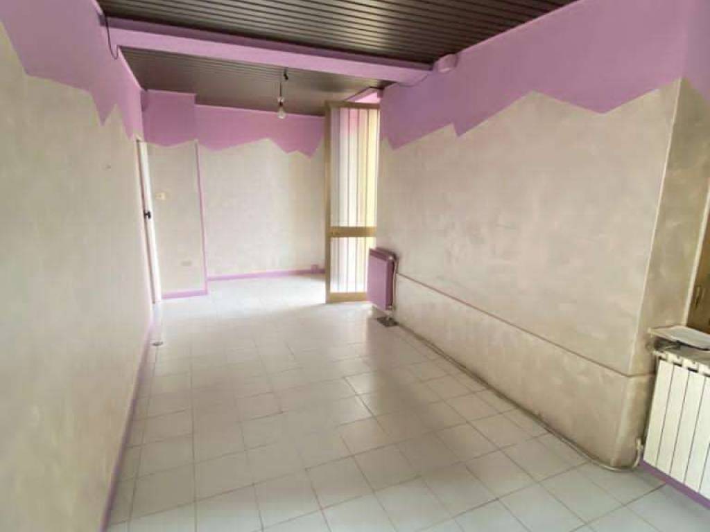 negozio in vendita a Sesto Calende