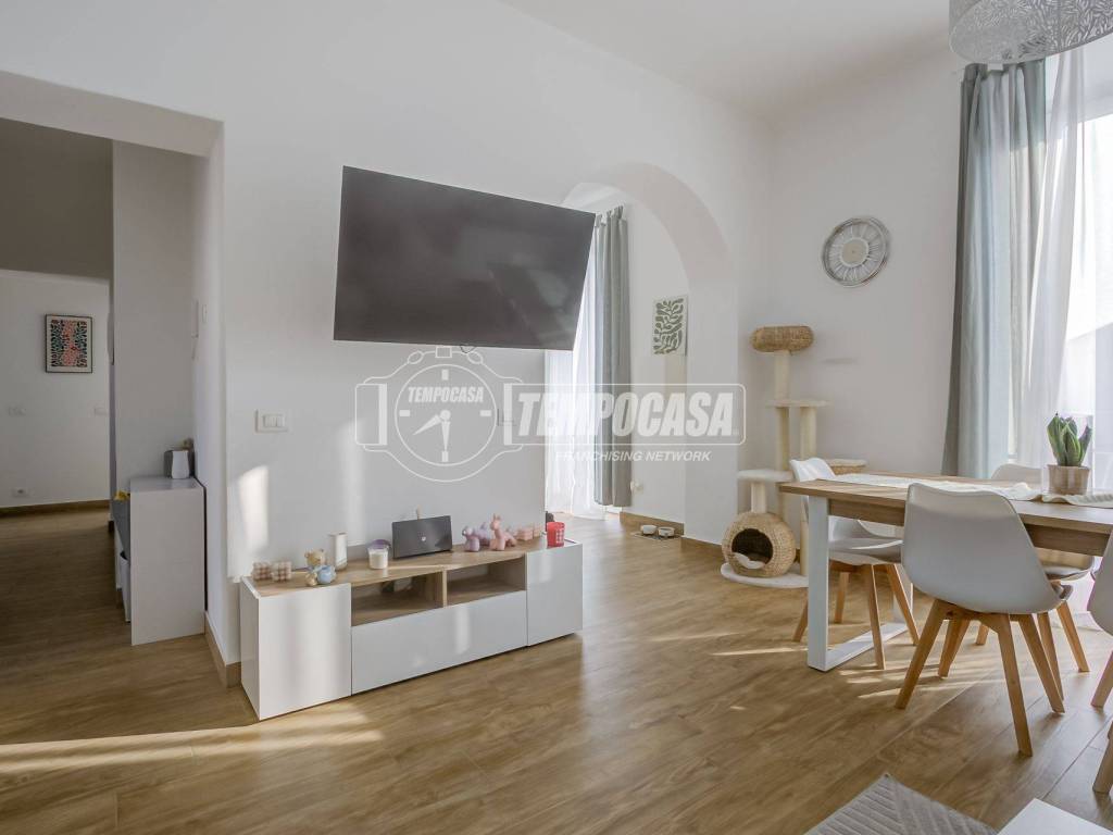 appartamento in vendita a Sesto Calende