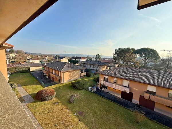 appartamento in vendita a Sesto Calende