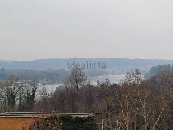 appartamento in vendita a Sesto Calende