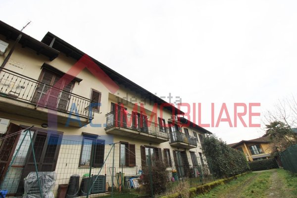 appartamento in vendita a Sesto Calende in zona San Giorgio