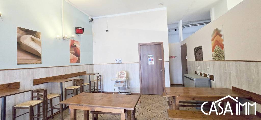 negozio in vendita a Sesto Calende
