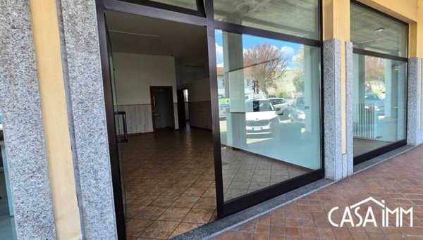 negozio in vendita a Sesto Calende