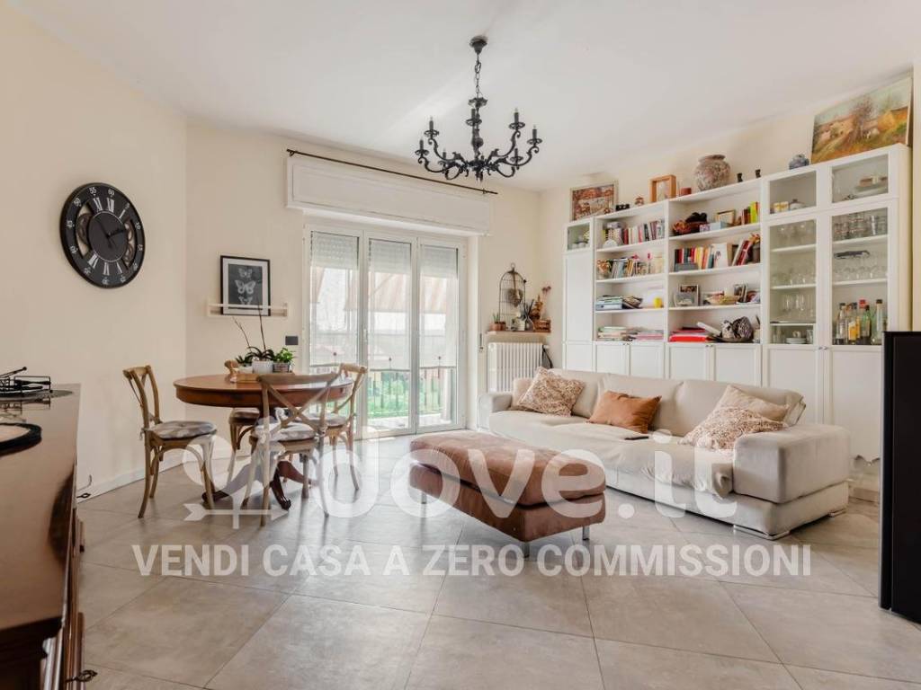 appartamento in vendita a Sesto Calende